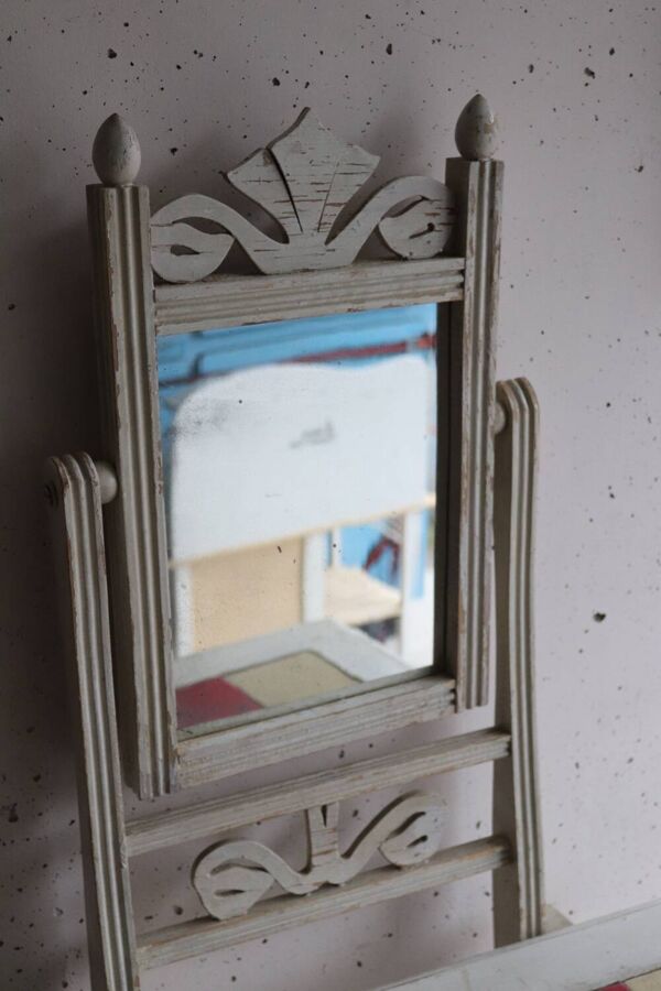 Petite coiffeuse pliante ancienne en bois, carreaux et miroir au mercu