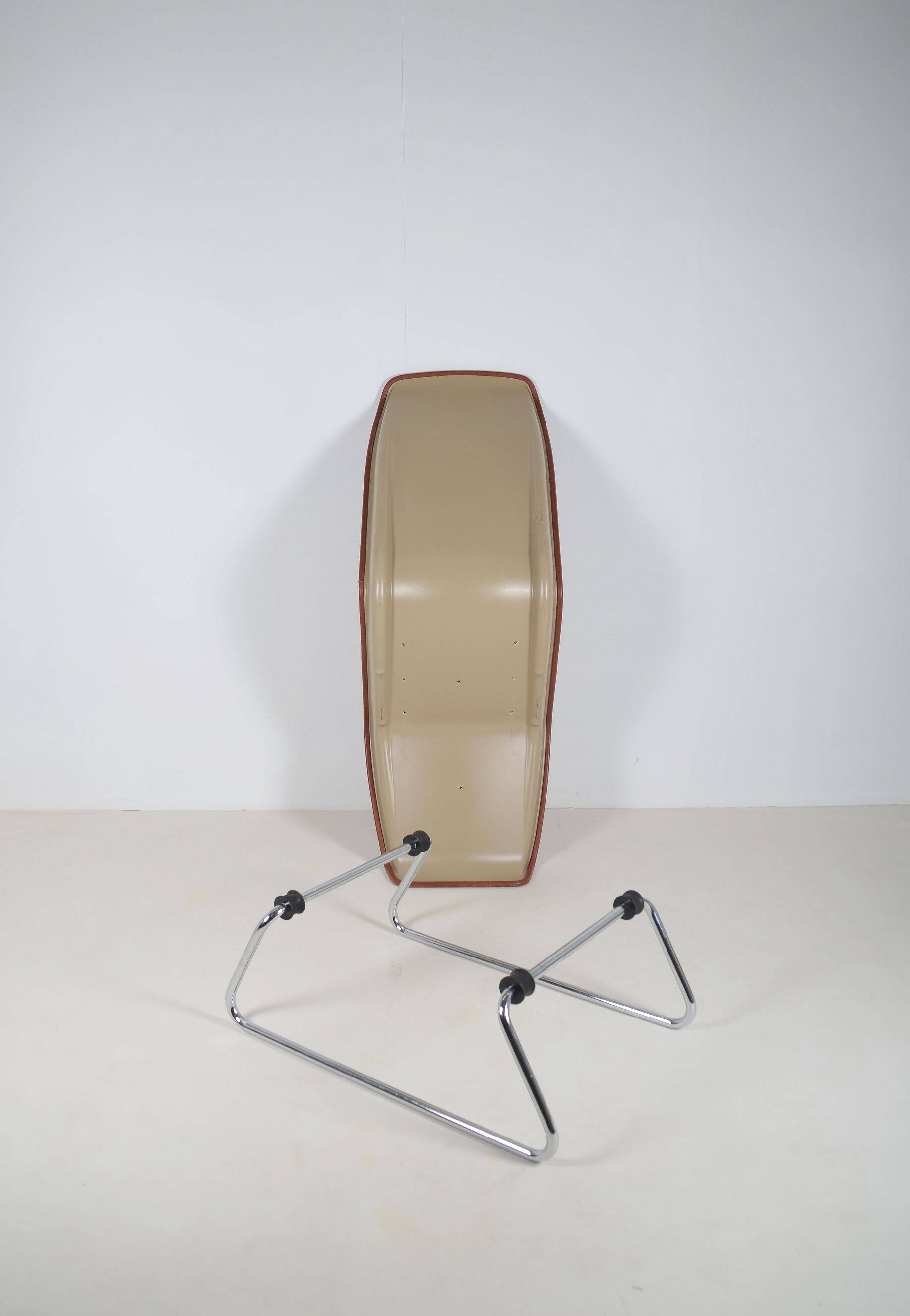 Fauteuil lounge Space Age en cuir avec base chromée, années 1970