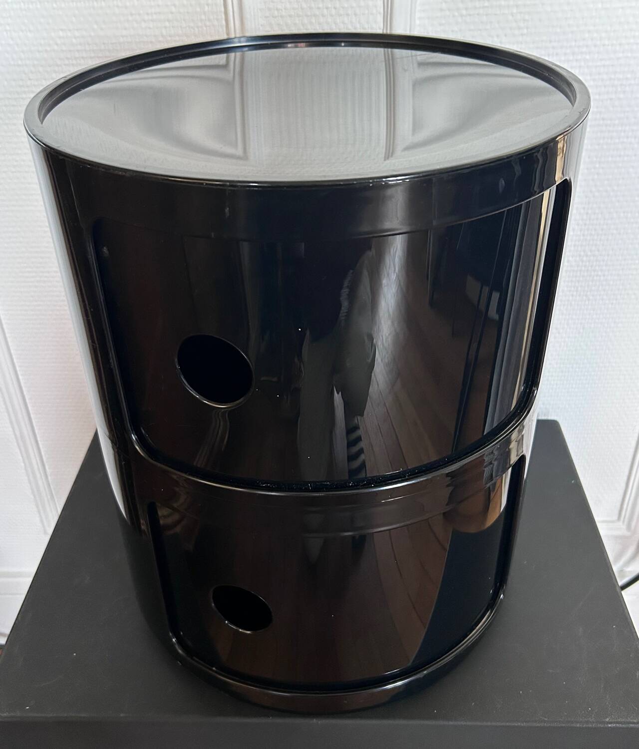 Original Kartell 2-door compound