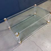 Table basse vintage en lucite et laiton, années 1970