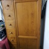 Armoire en pin massif