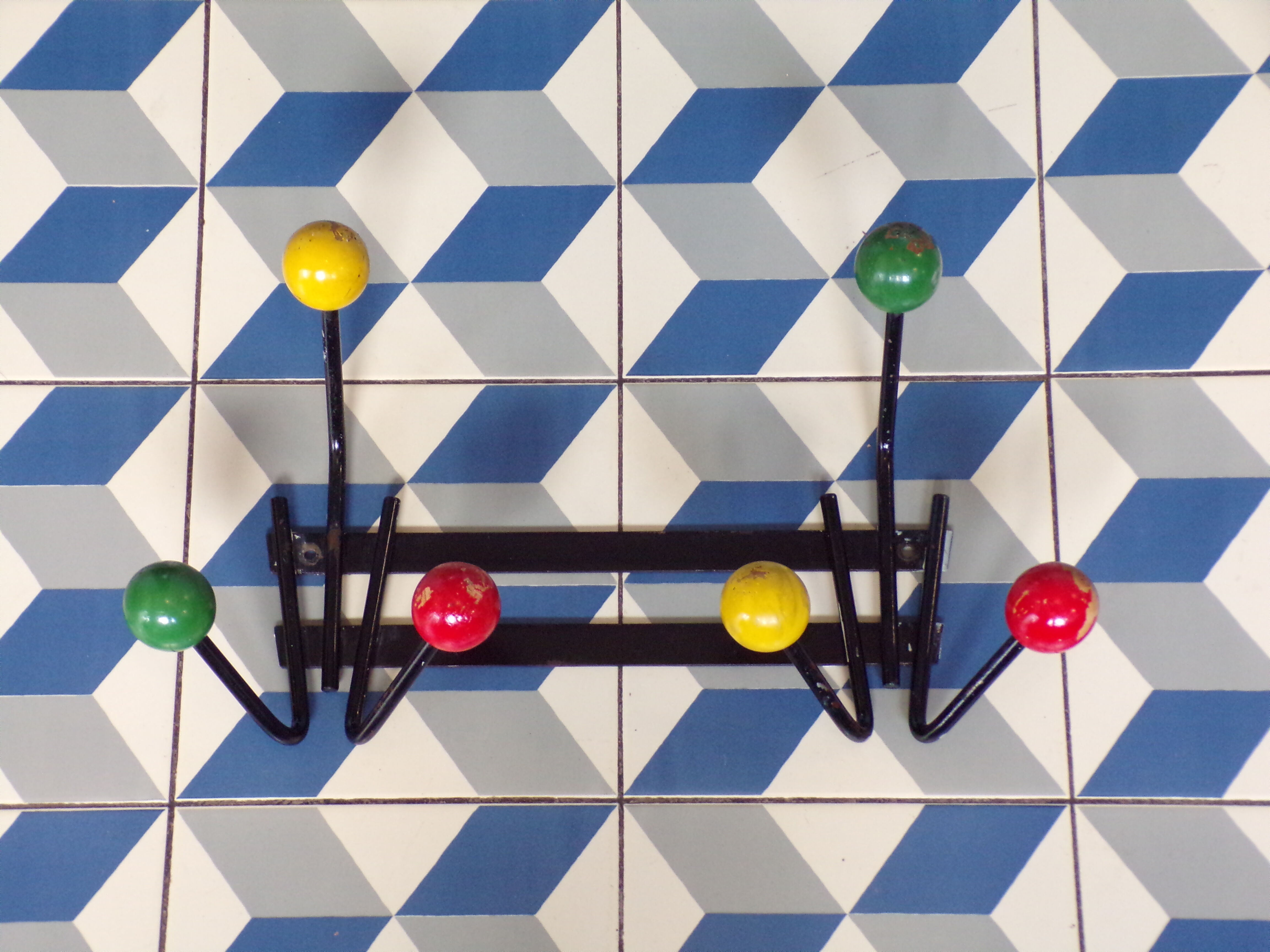 Vintage coat rack 6 balls