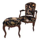 Fauteuil et tabouret de style Louis XV, velours à décor d’oiseaux et de fleurs sur fond noir