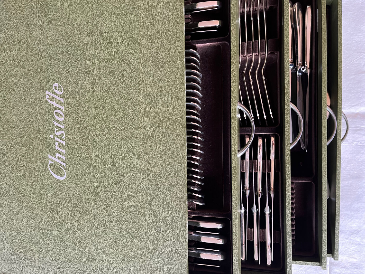 Christofle cutlery set of 179 pieces with its case.