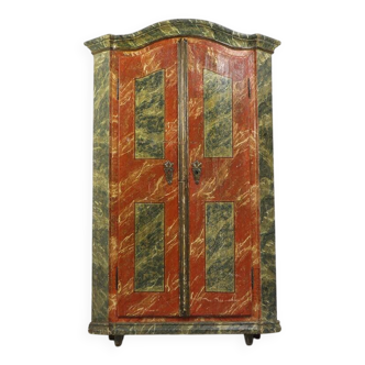 Armoire de mariée peinte à l'art populaire
