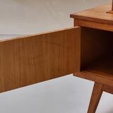 Vitrine du milieu du siècle