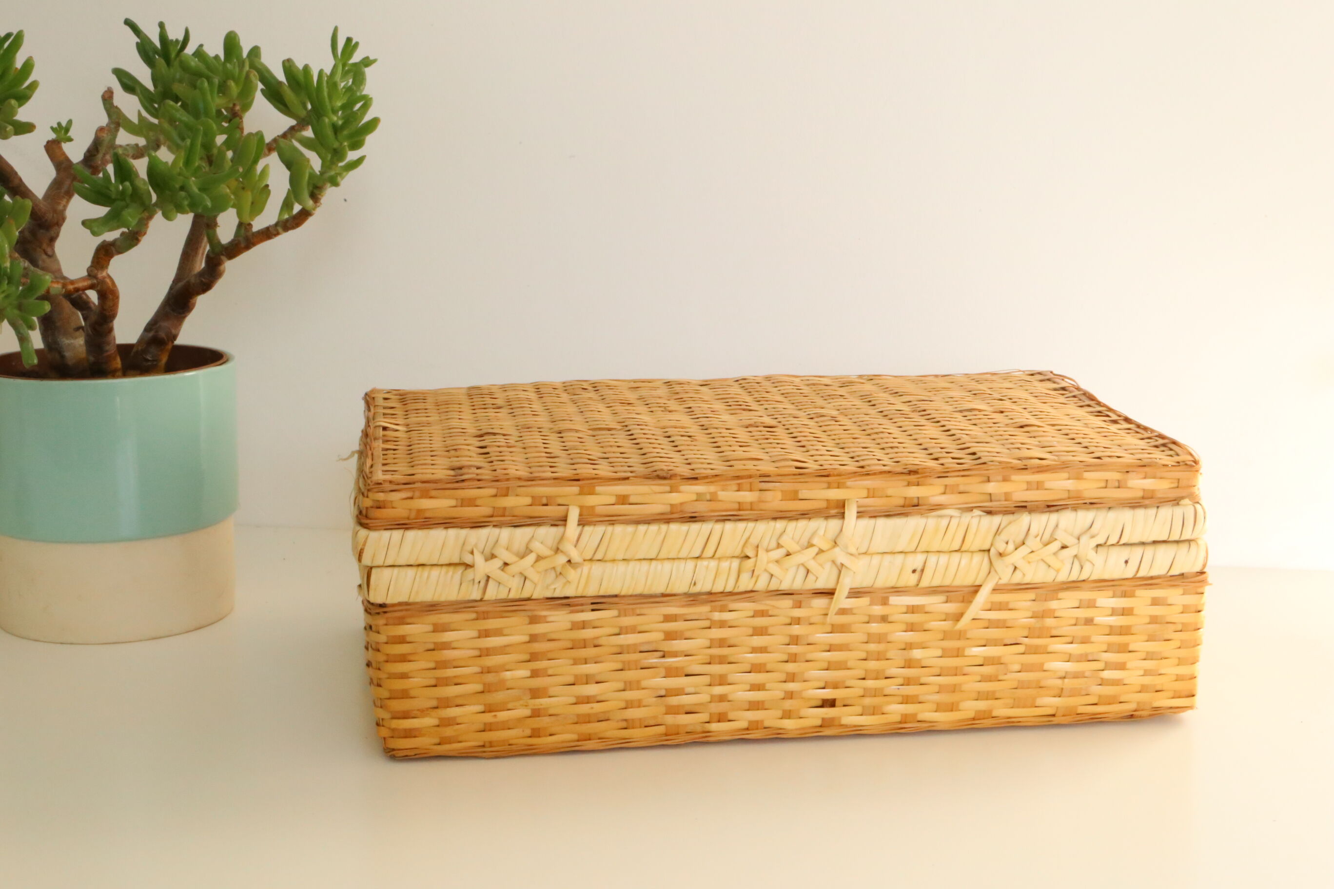 Wicker, authentic, rustic