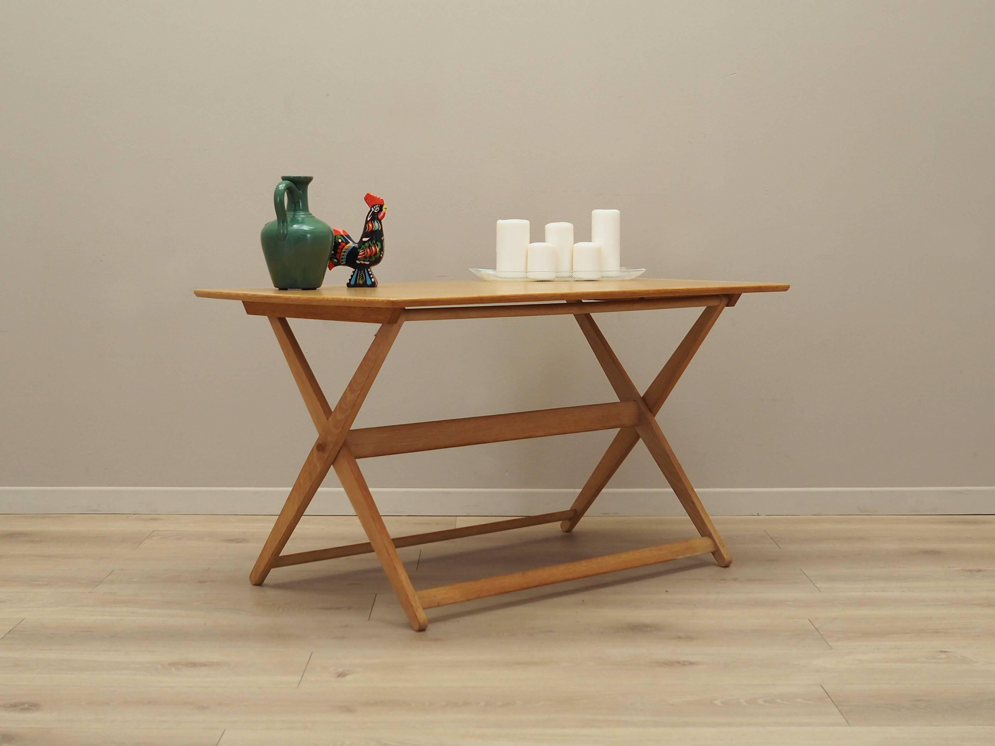 Table basse en frêne, design danois, années 1970, production : Danemark