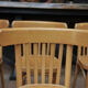 Lot de 6 anciennes chaises bistrot en hêtre courbé des années 1950