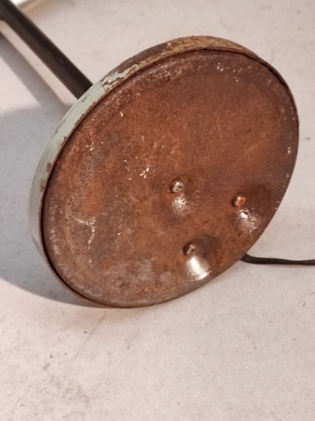 Lampe UFO soucoupe métallique articulée