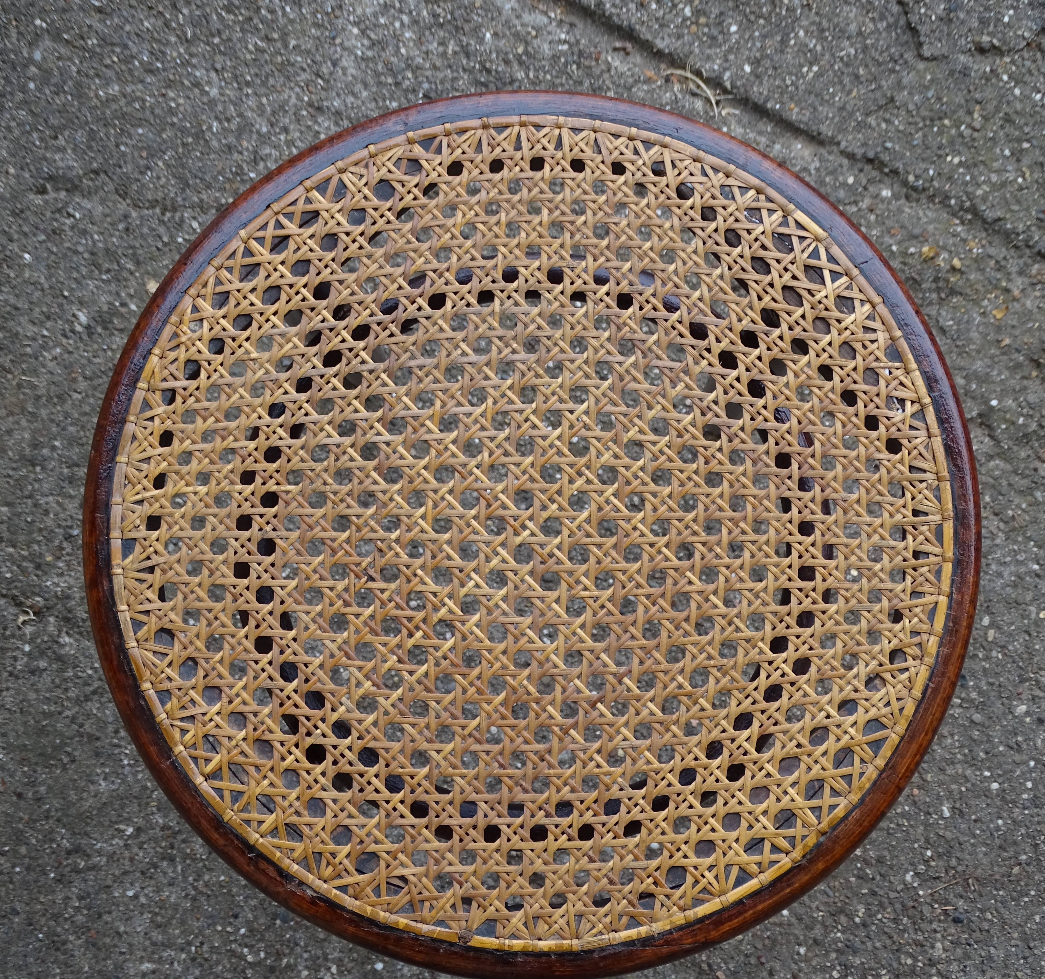 Cane 1900 piano Thonet stool