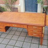 Napoleon III period desk in marquetry from the 19th century.