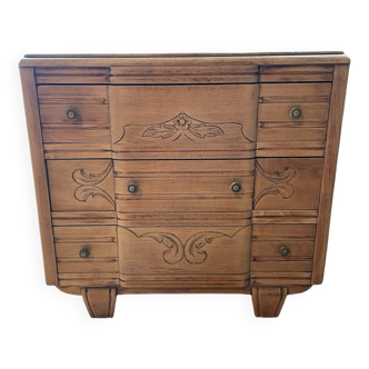 Chest of drawers