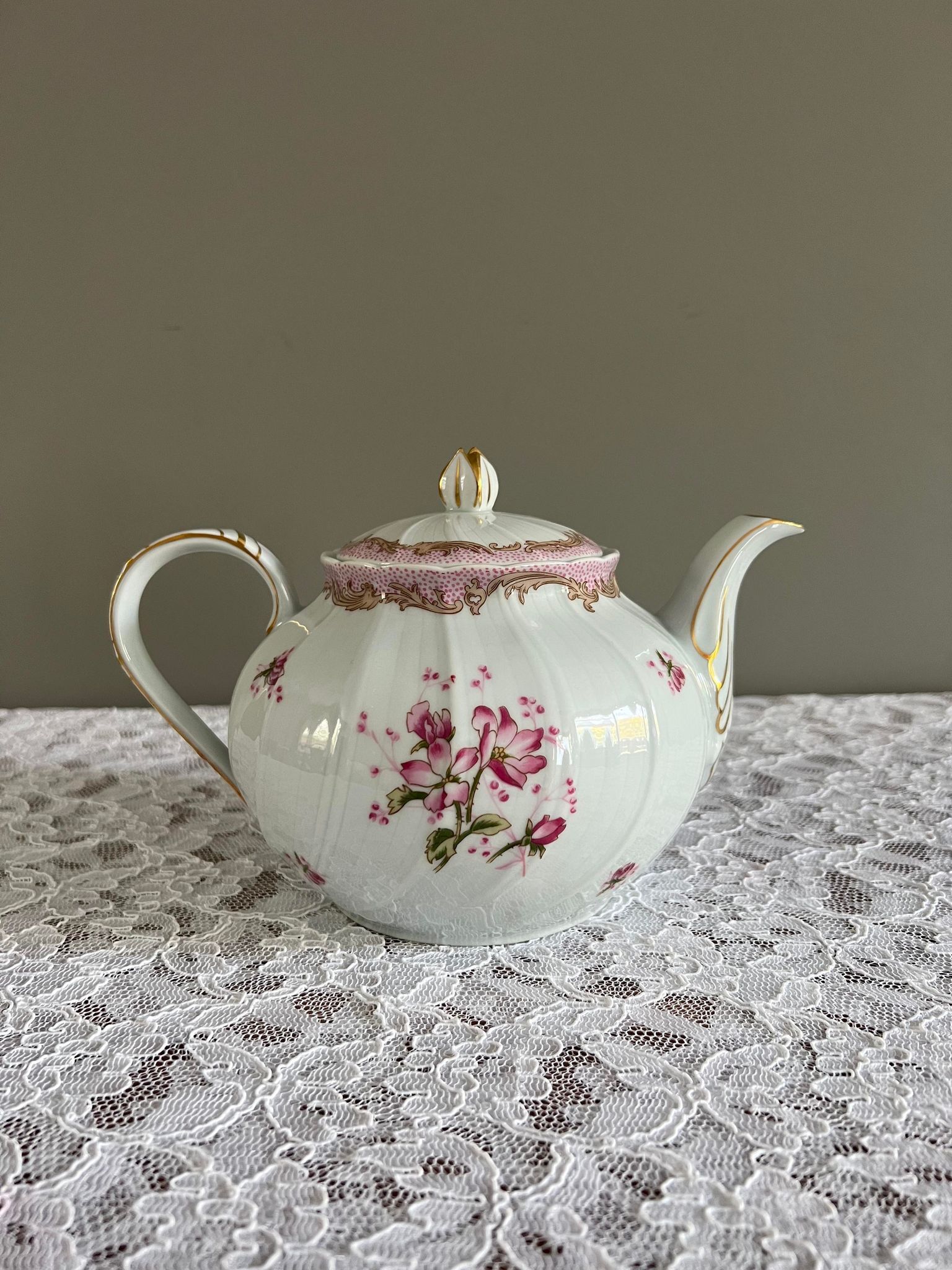 Porcelain teapot Maison Bernardaud