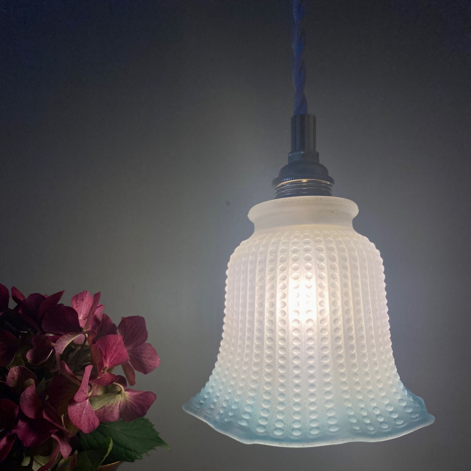 Vintage tulip walking lamp in white and blue frosted glass