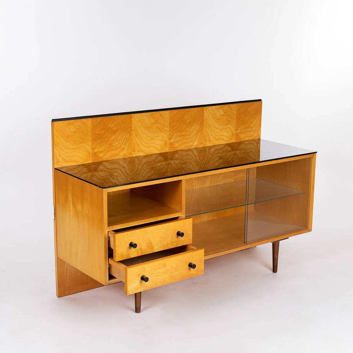 Buffet des années 1970 par Mojmir Pozar