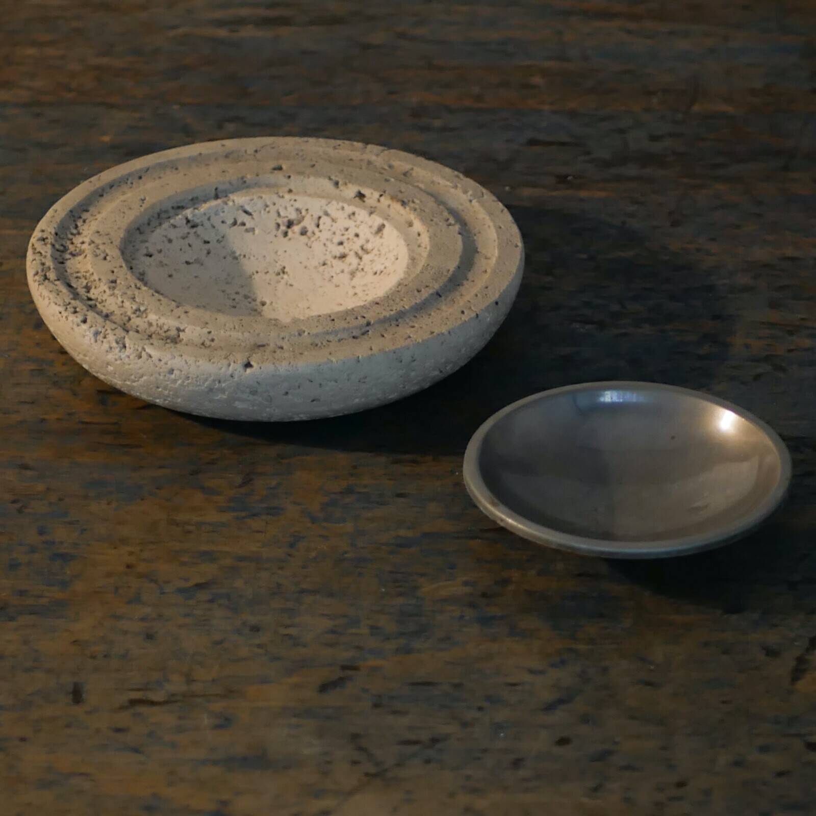 Cendrier en travertin - Art en marbre - Design fabriqué en Italie - Années 1970