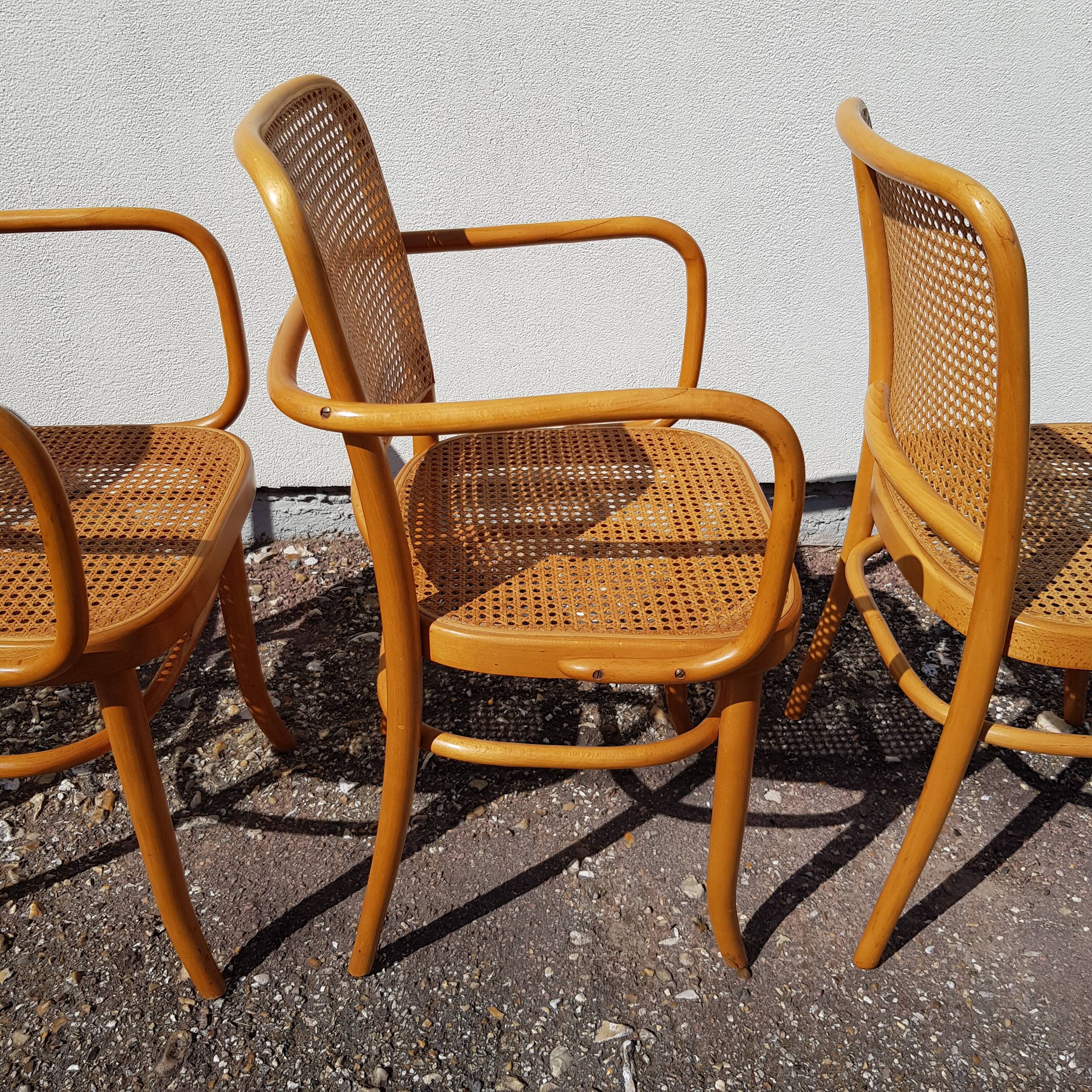 Ensemble de 4 fauteuils et 1 chaise Thonet 811 Josef Hoffmann