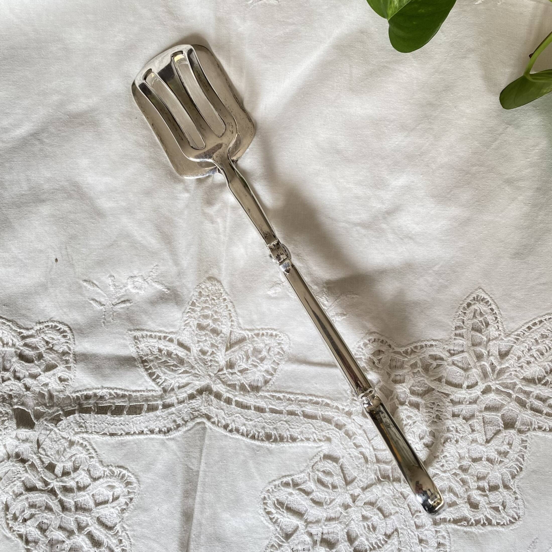 Vintage silver metal table service tongs tableware ACC-7081