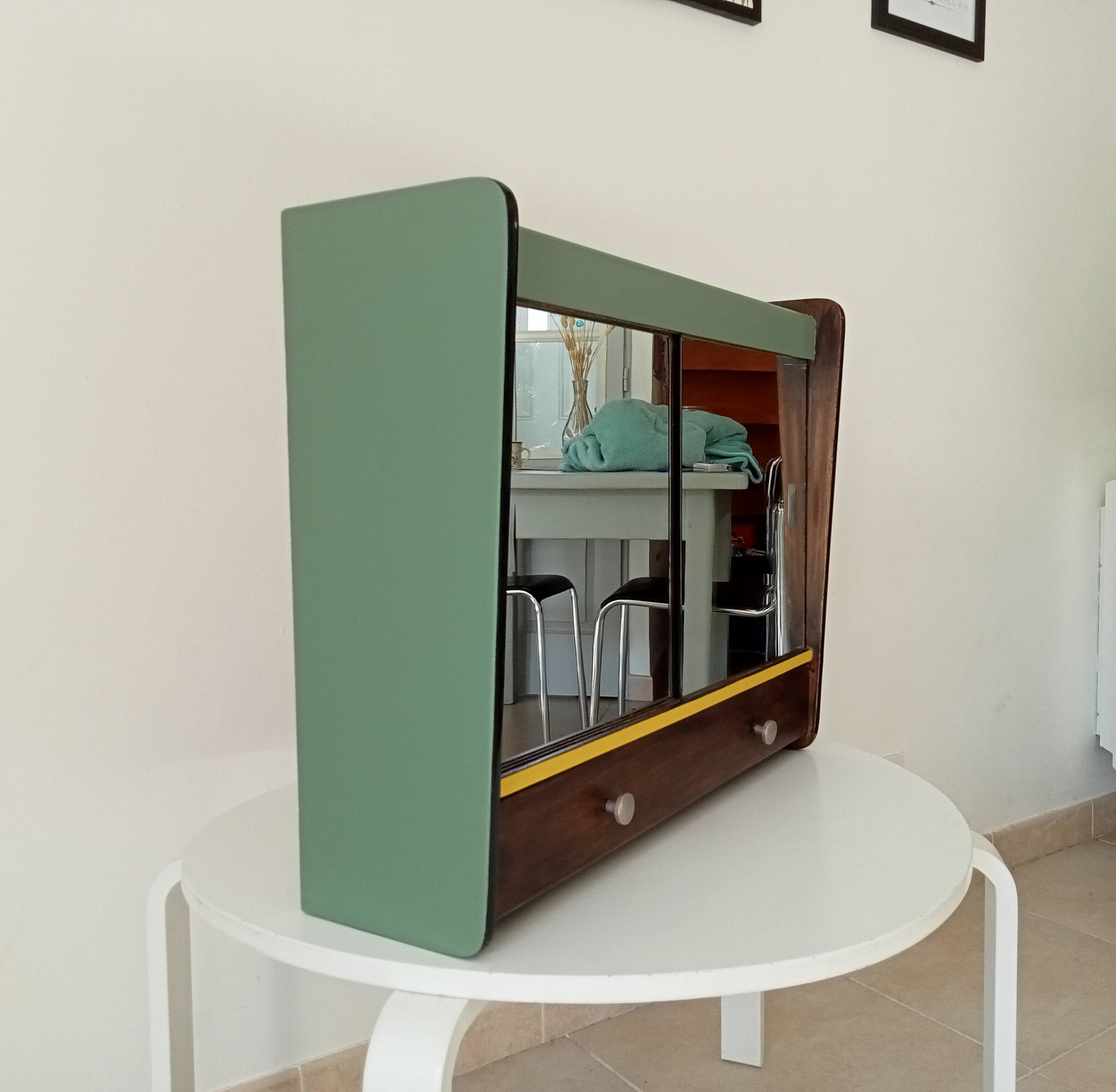Vintage medicine cabinet 50s/60s