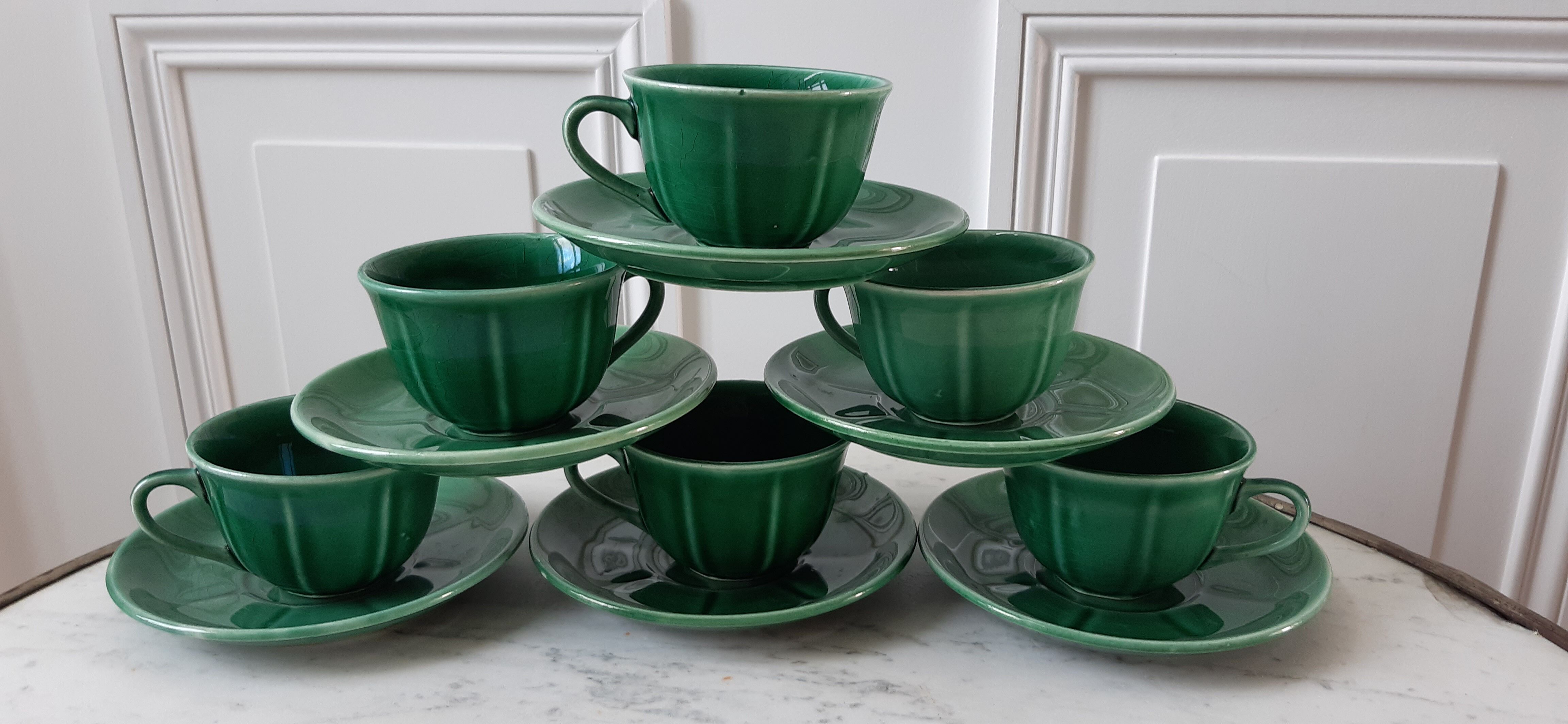 Set of 6 cups and subcups in green slurry 40-50 years
