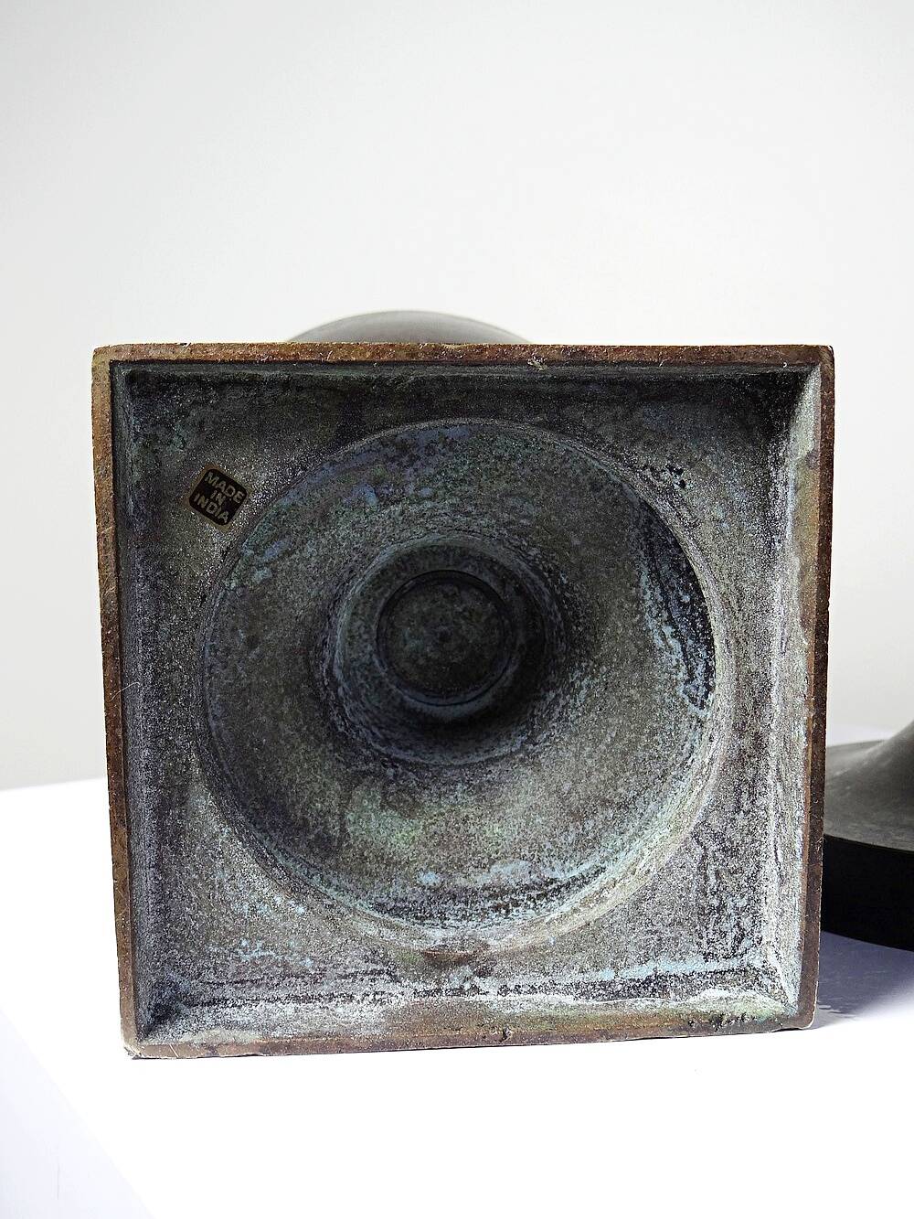 Covered cassolette in Empire style, patinated bronze, India, 1960s-1980s.