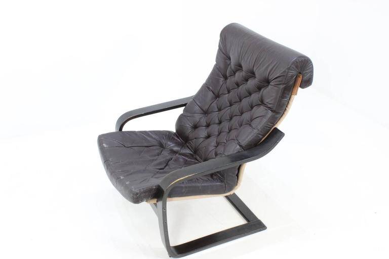 Fauteuil ou chaise longue en cuir finlandais des années 1970.