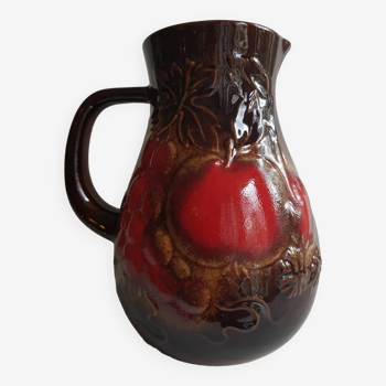 Vase cruche en céramique marron numéroté d'Allemagne de l'Ouest à décor de fruits rouges