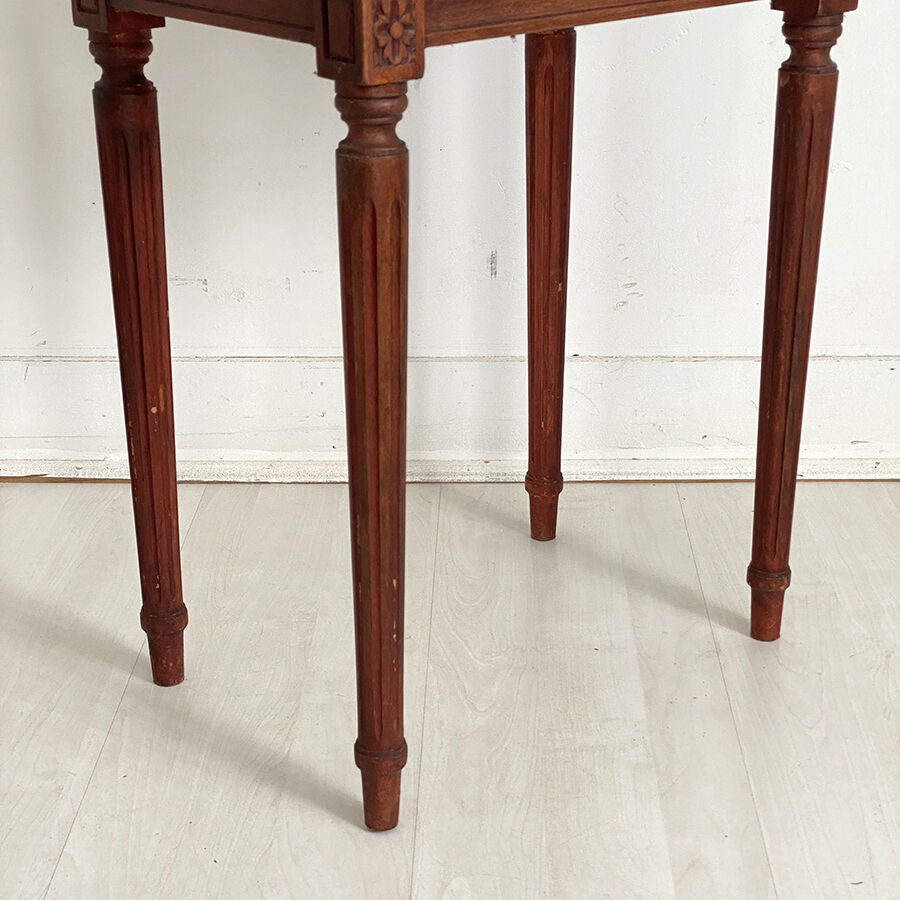 Table de chevet style louis xvi
