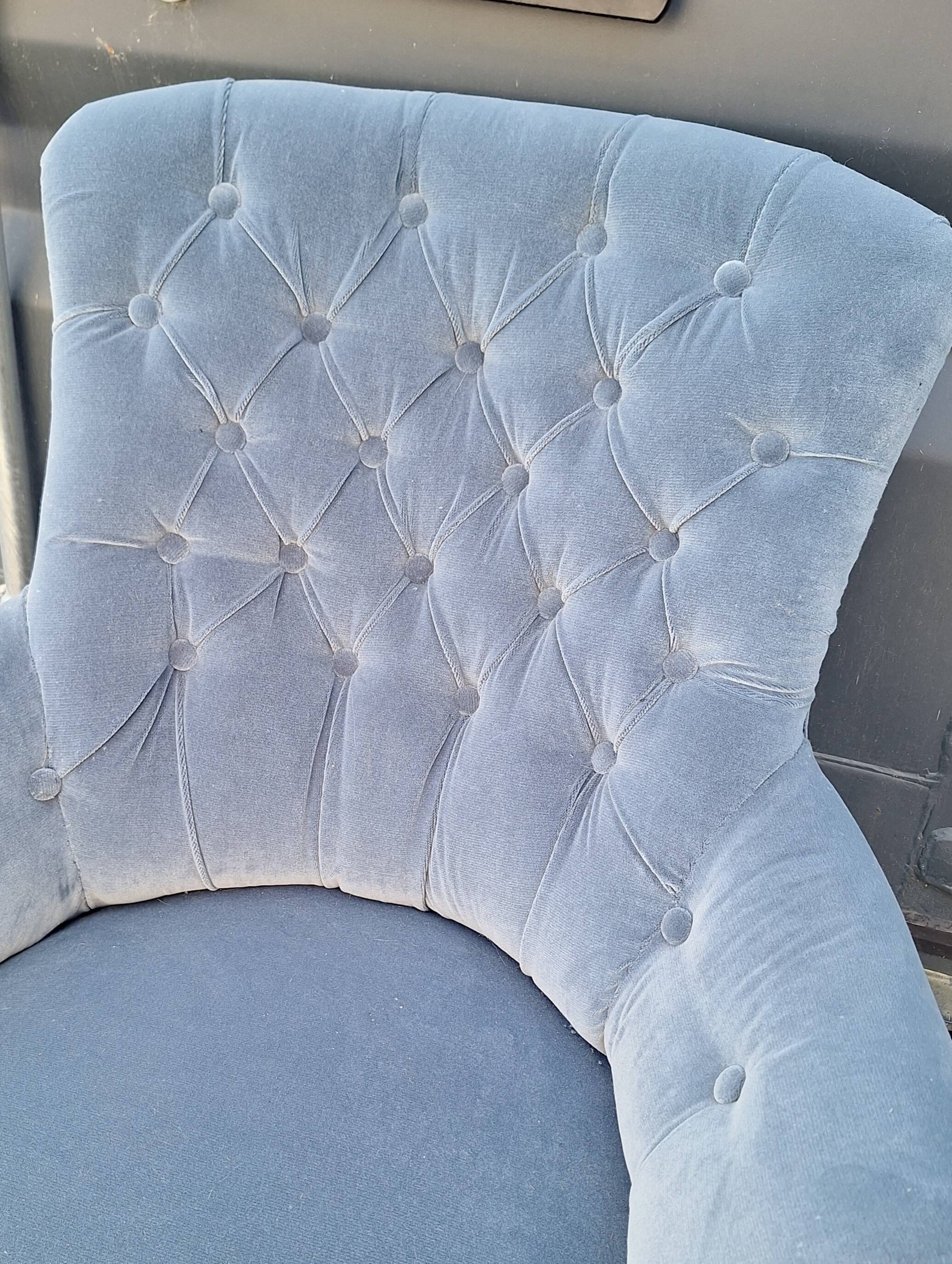 Napoleon III tufted armchair