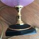 Lampe vintage en céramique laiton et boule en verre rose