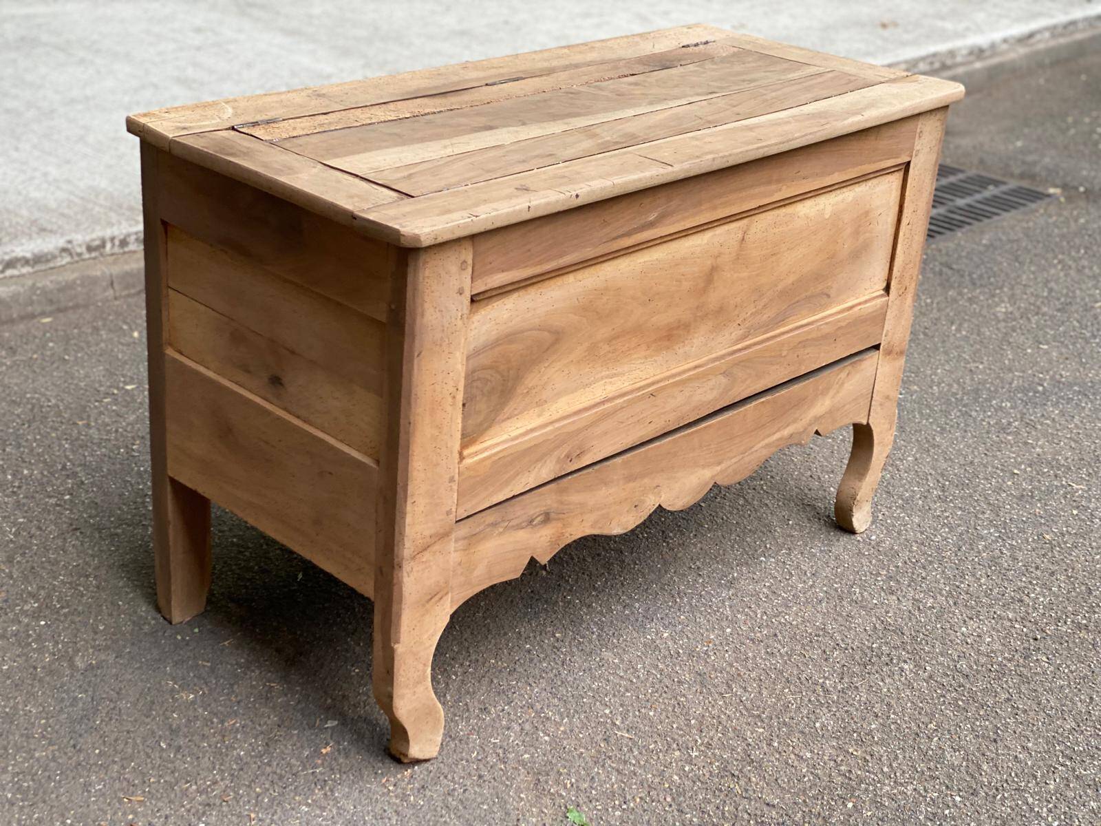 18th-century stripped chest in solid walnut