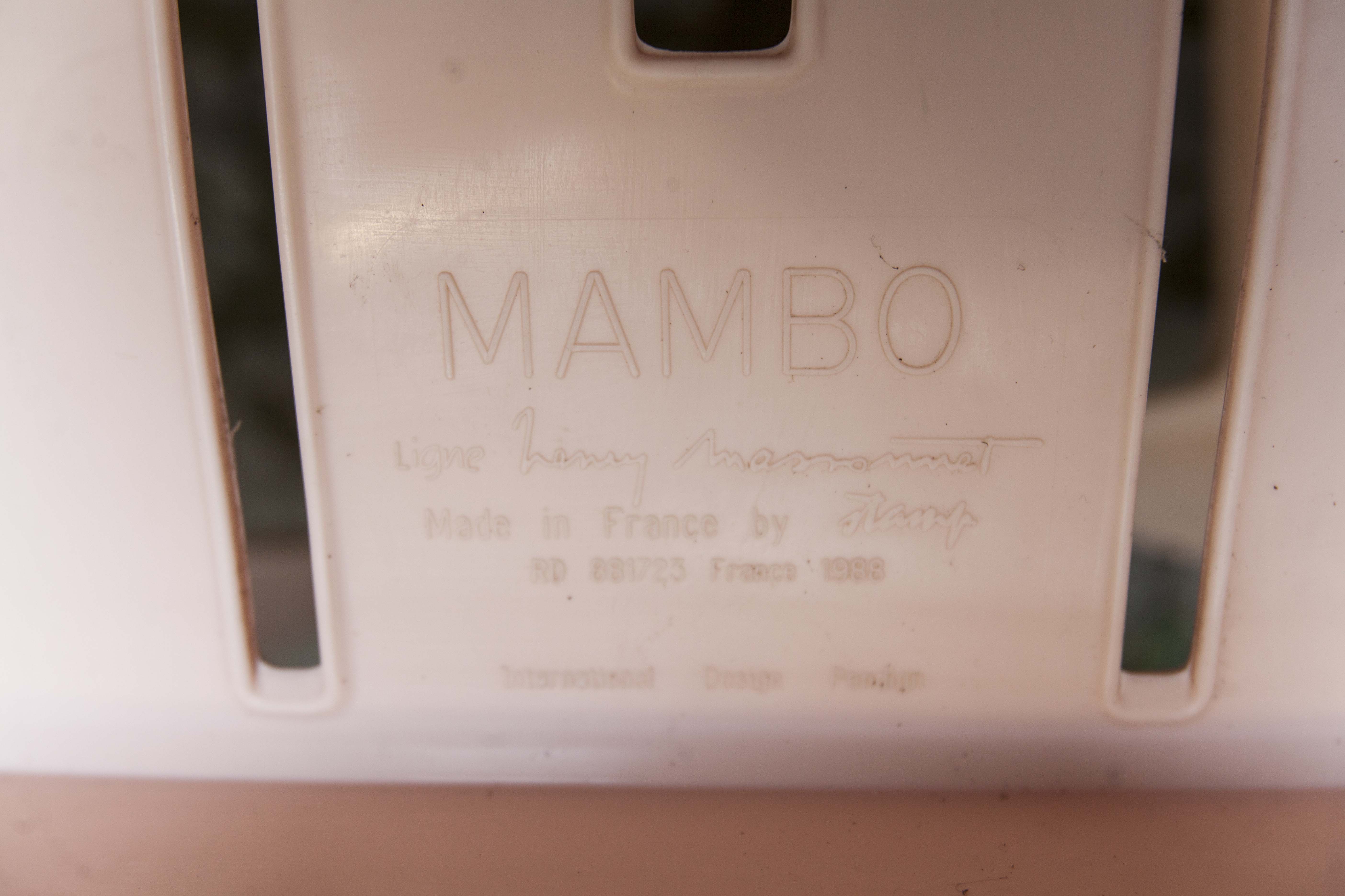 Set of 10 chairs mambo Stamp Henry Massonnet by Pierre Paulin