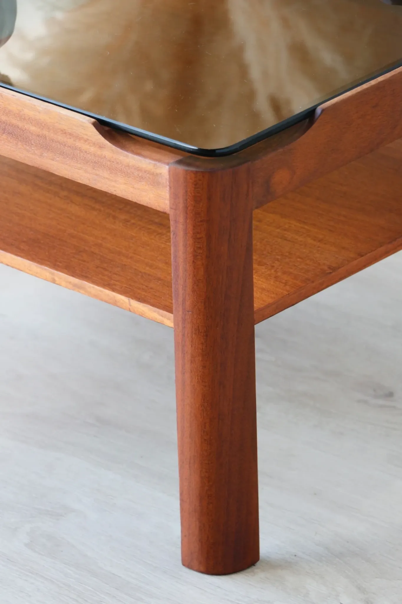 Vintage square coffee table – Solid teak – Myer