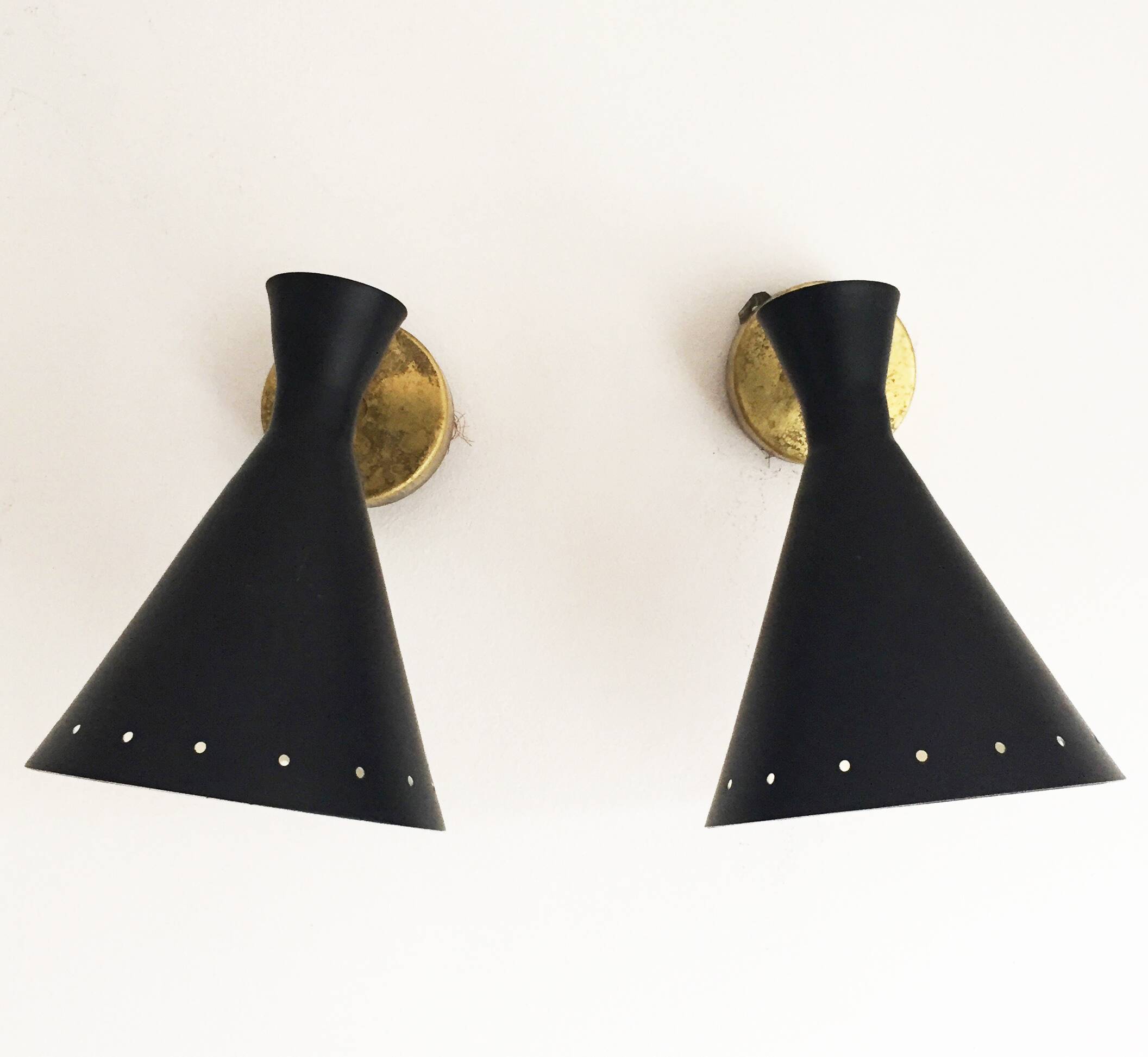 Paire d'appliques italiennes laiton et fer laqué design 1950