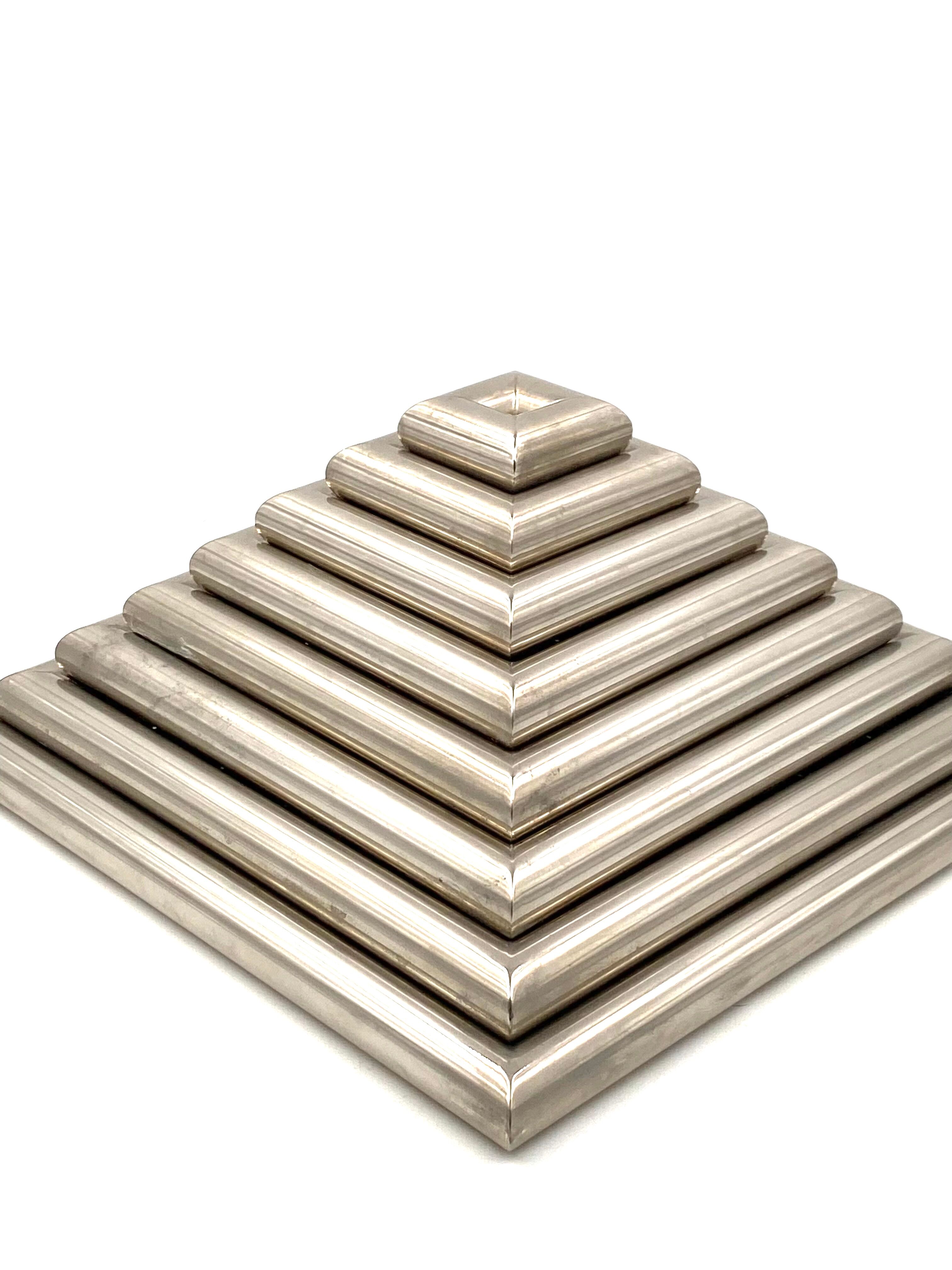 Ziggurat-shaped stacked trays / vide poche sculpture, Italy 1970s