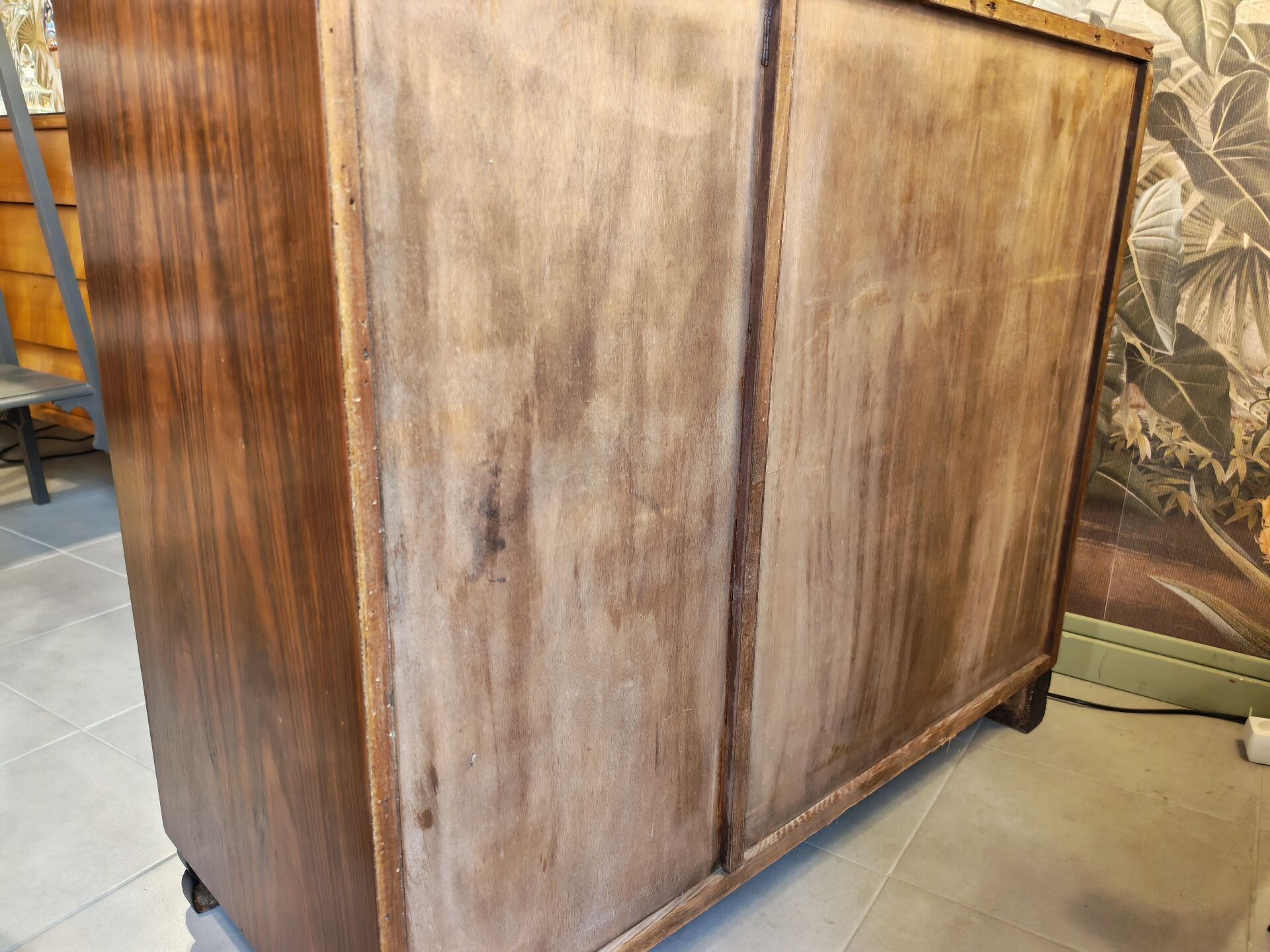 Art Deco bar furniture