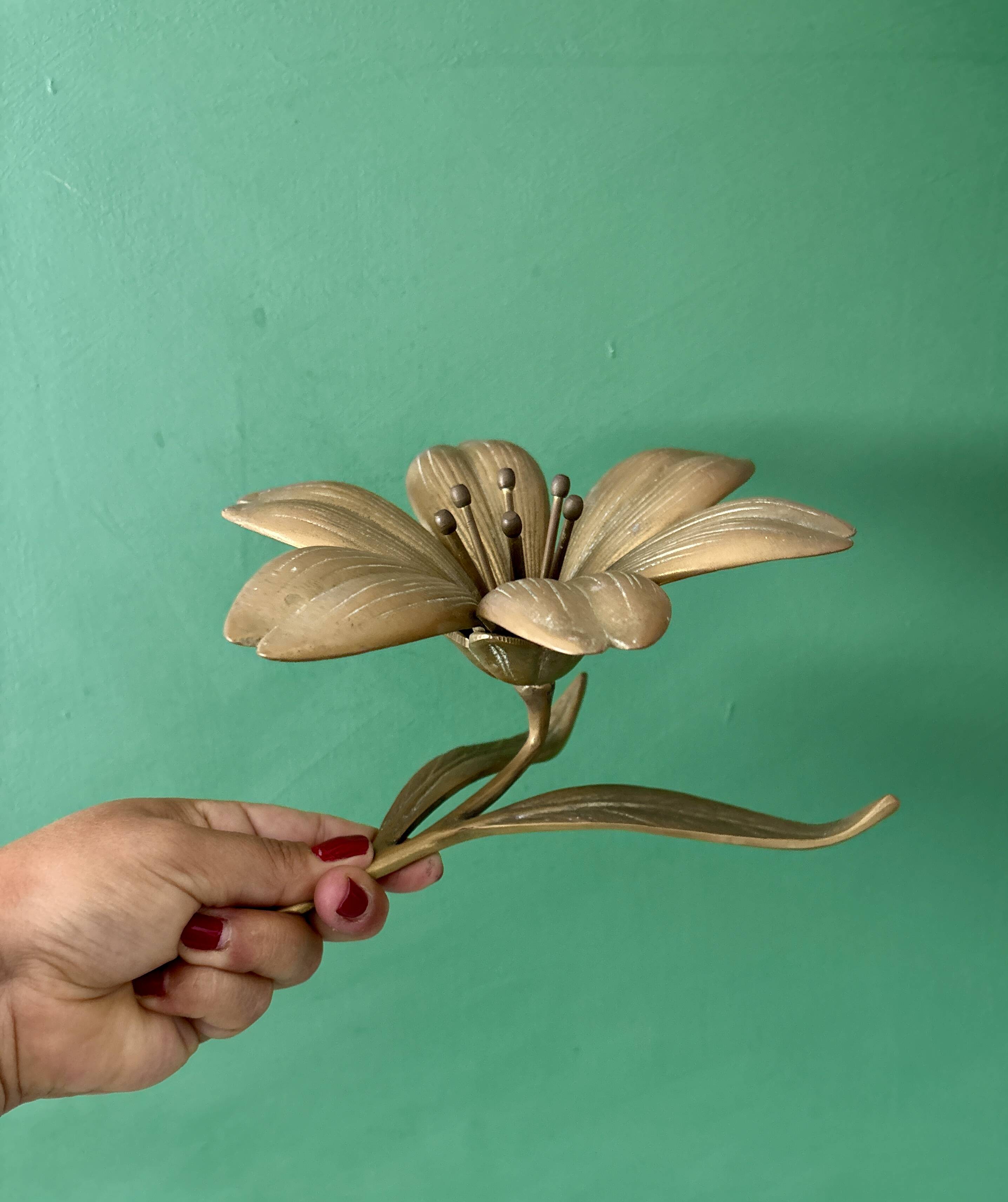 Cendrier vintage en laiton en forme de fleur