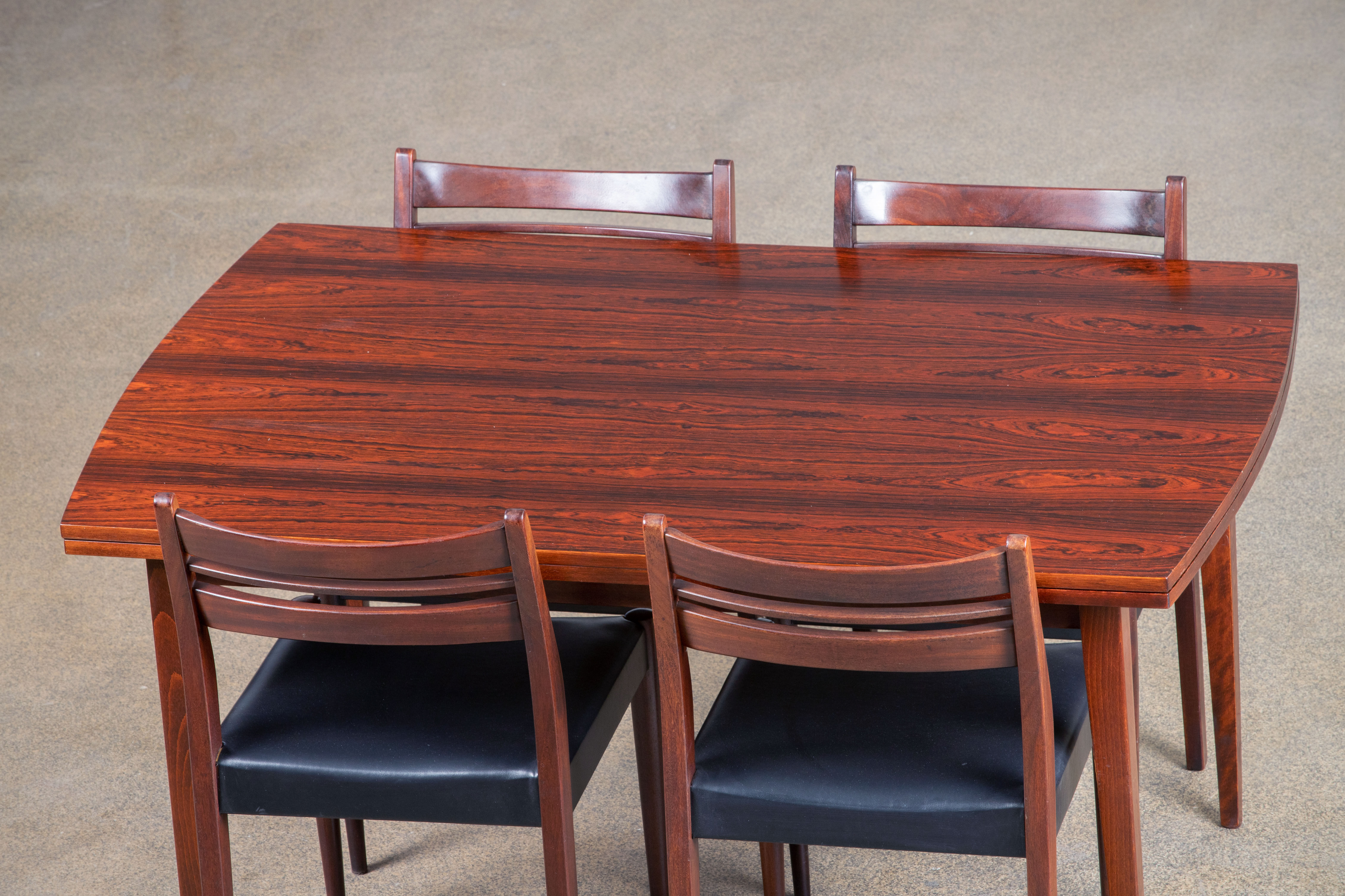 Table extensible scandinave en palissandre