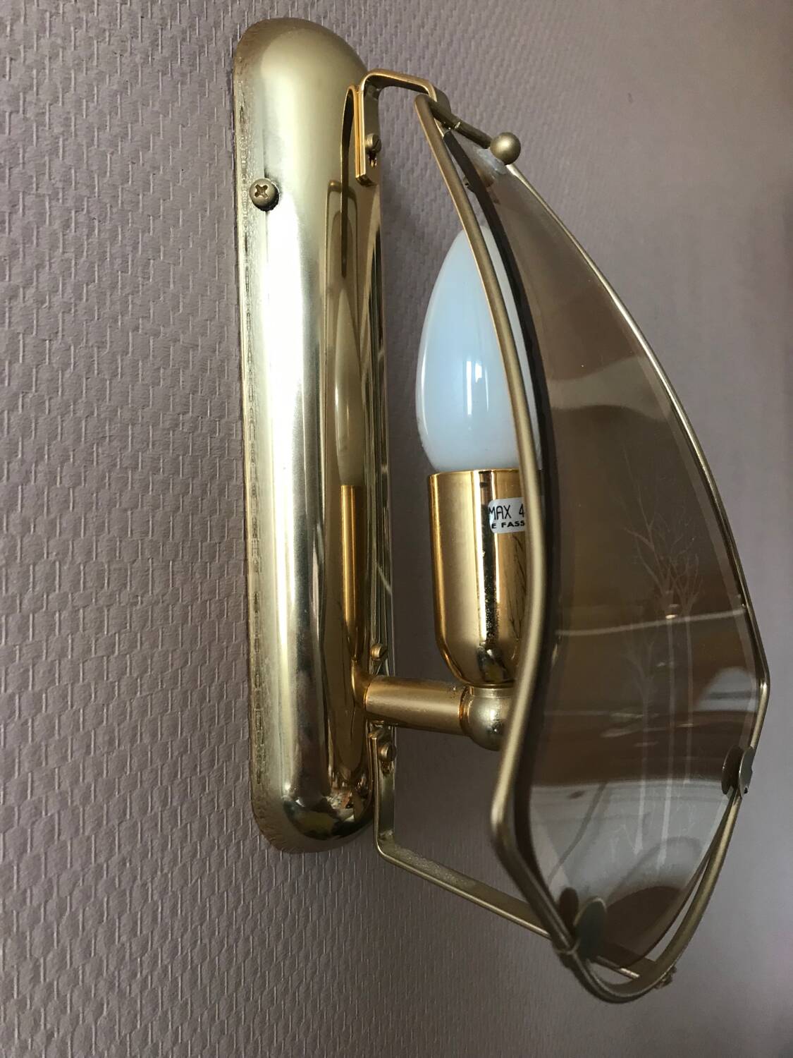 Set of 3 wall lights in golden brass and opaline glass