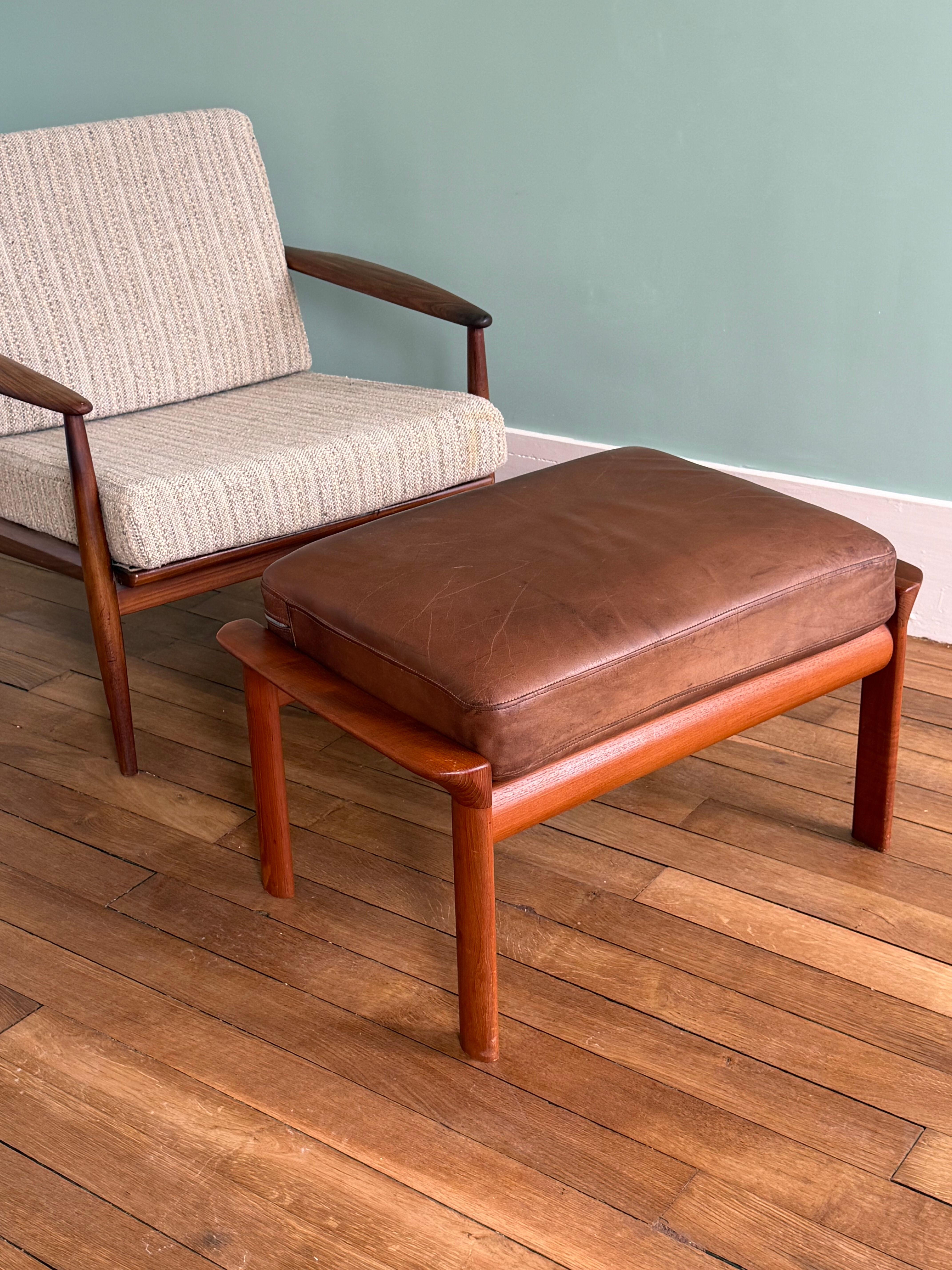 Ottoman tabouret teck et cuir scandinave vintage