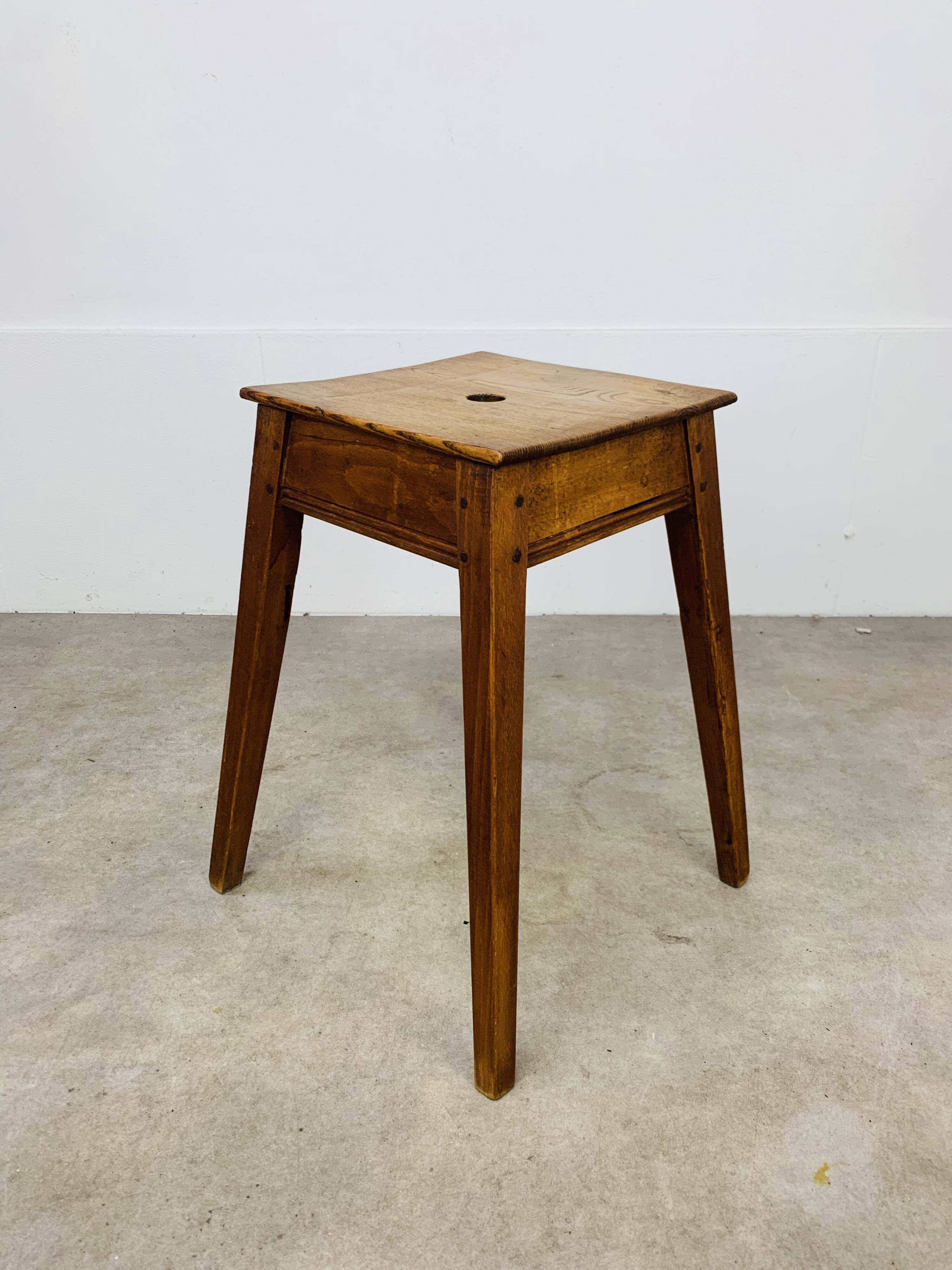 Tabouret de ferme vintage