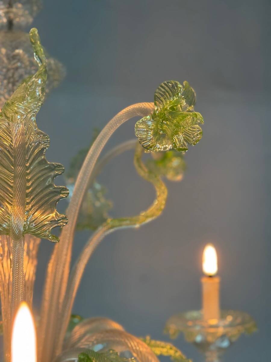Venetian chandelier in colorless and green Murano glass, 6 light arms circa 1940