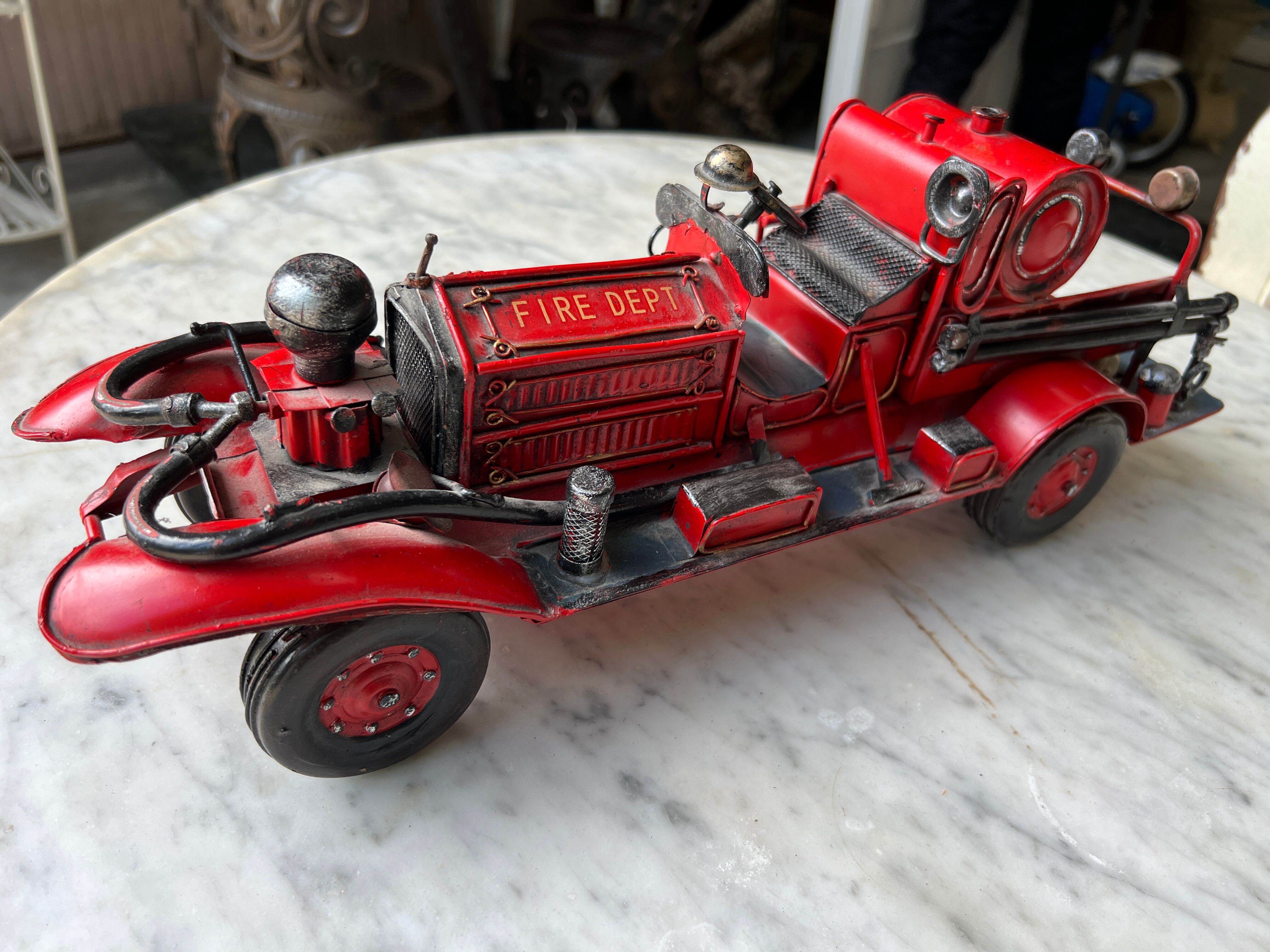 Vintage fire truck "So prairie" from 1926