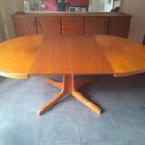 Round wooden table with 2 extensions, table with central star leg