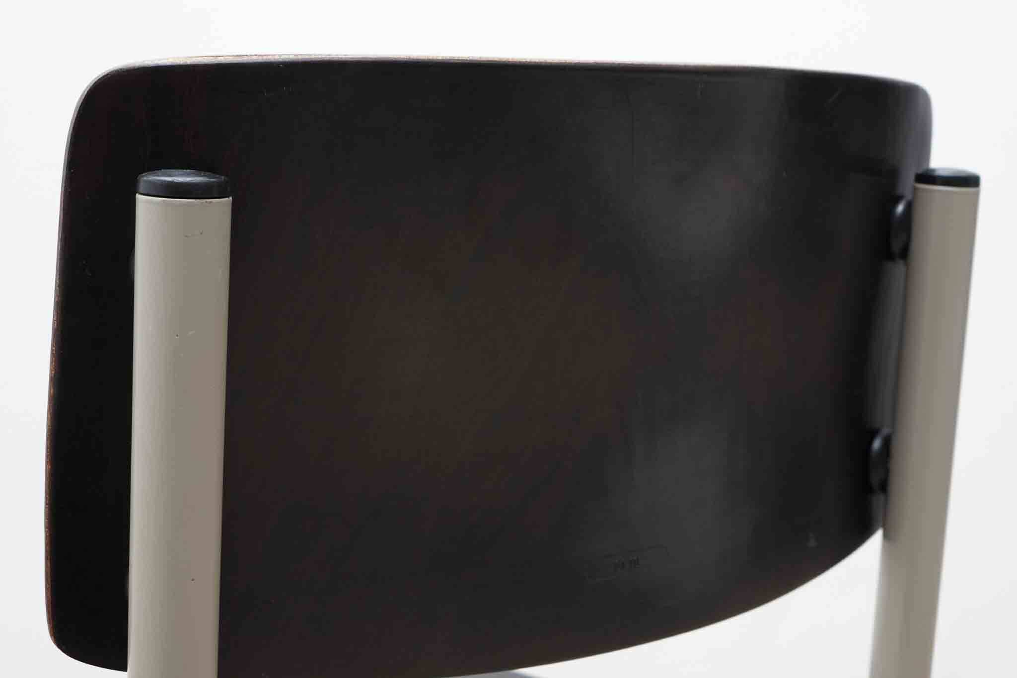 Pagholz chair in ebony and white