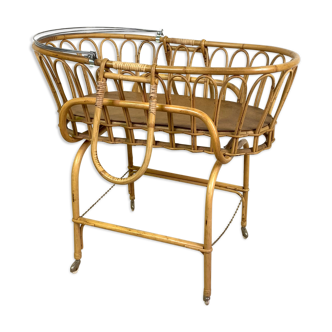 Basket rattan on feet