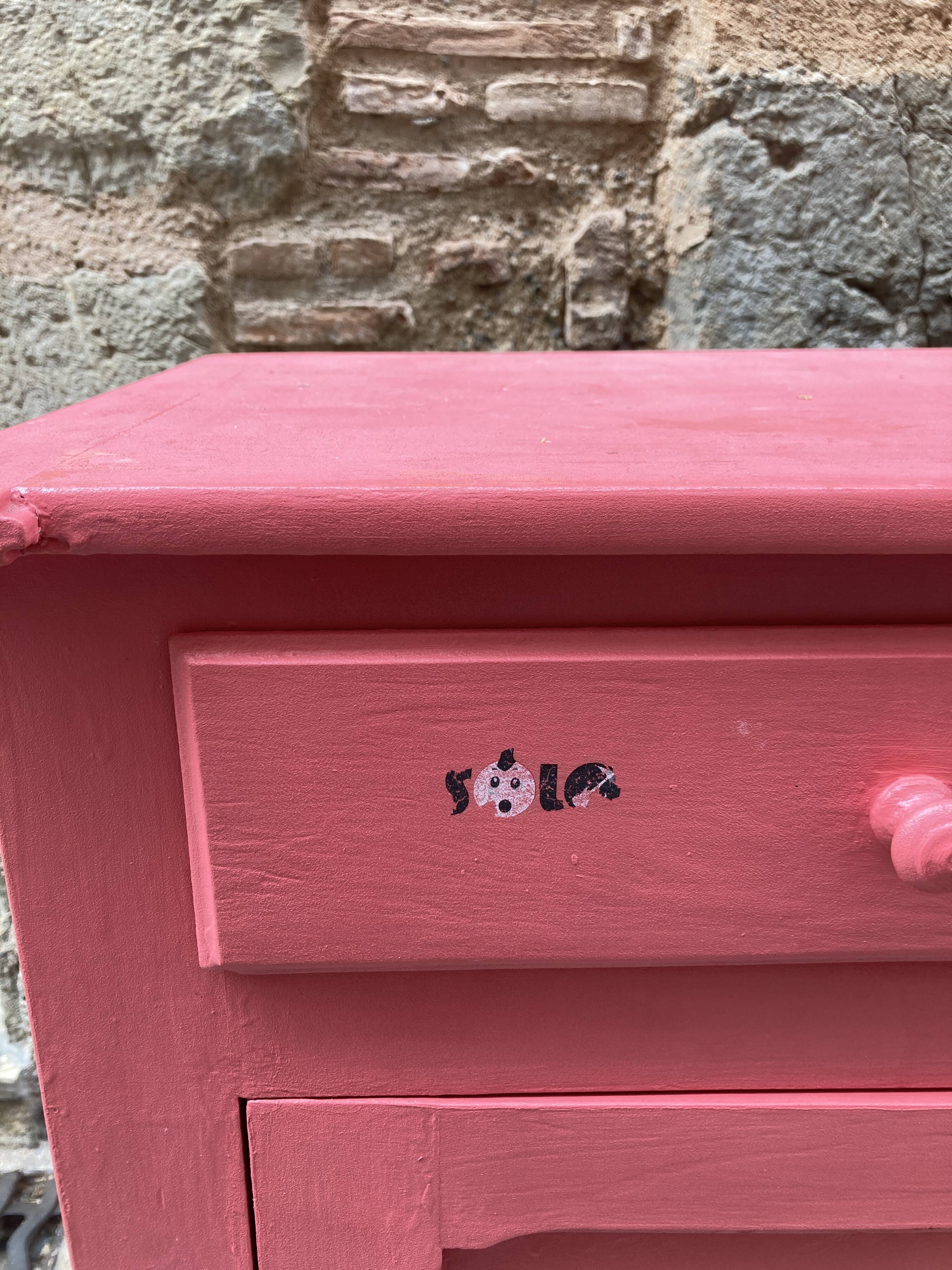 Pink Parisian buffet