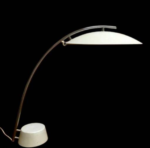 S80 desk lamp