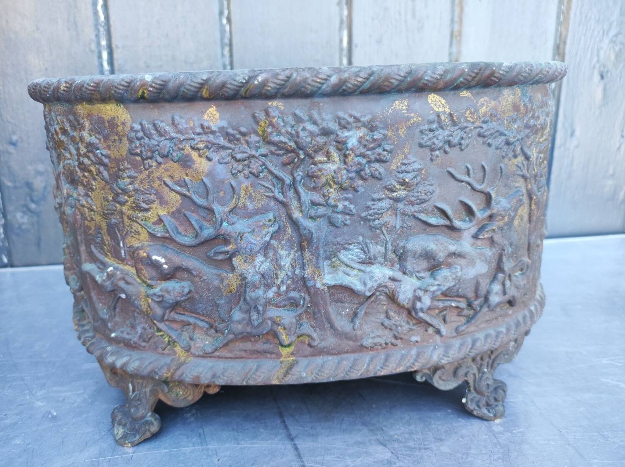 Table planter, 19th century, deer hunting motif